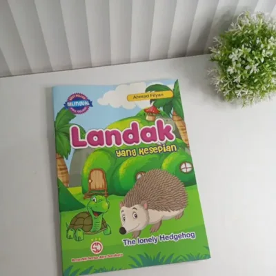 DONGENG BILINGUAL “LANDAK YANG KESEPIAN” - Kitab Kuning / Pesantren | Halim Kitab Utama
